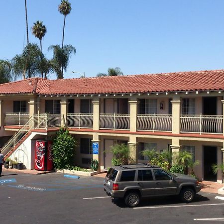 Santa Ana Travel Inn Екстериор снимка