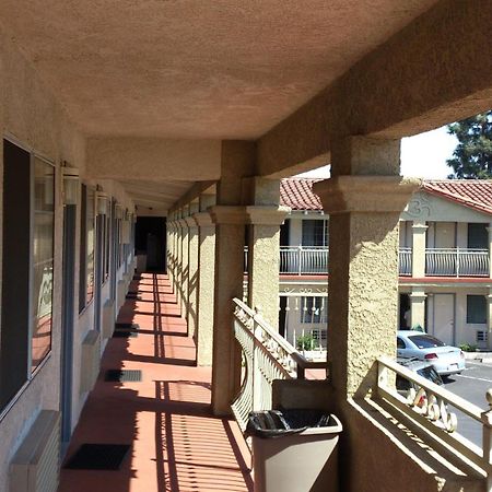 Santa Ana Travel Inn Екстериор снимка