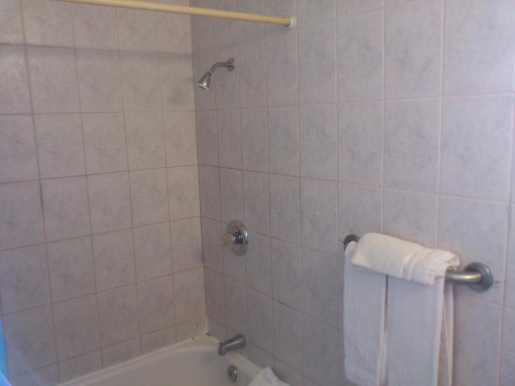 Santa Ana Travel Inn Стая снимка